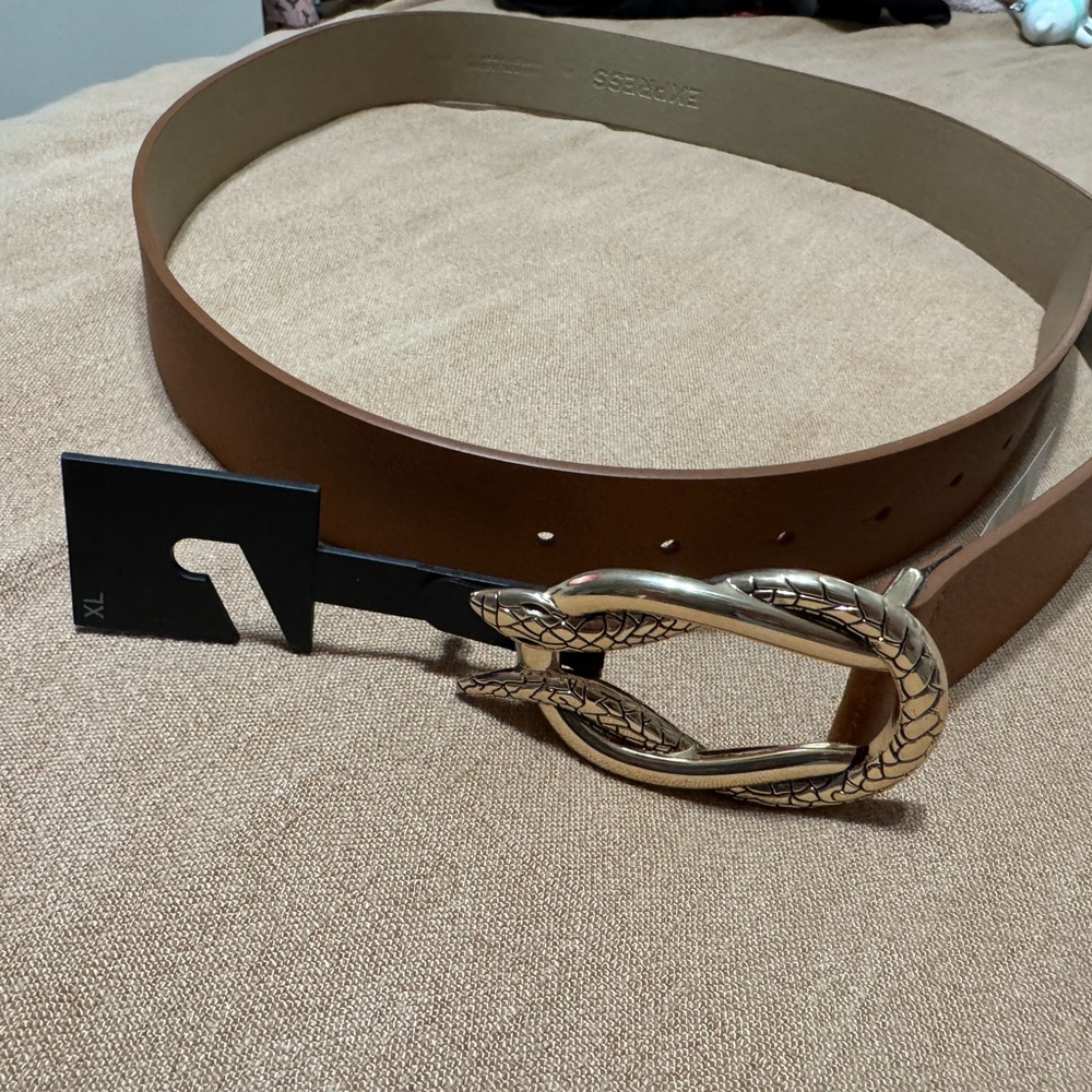 Express Leather Belt with Snake Buckle